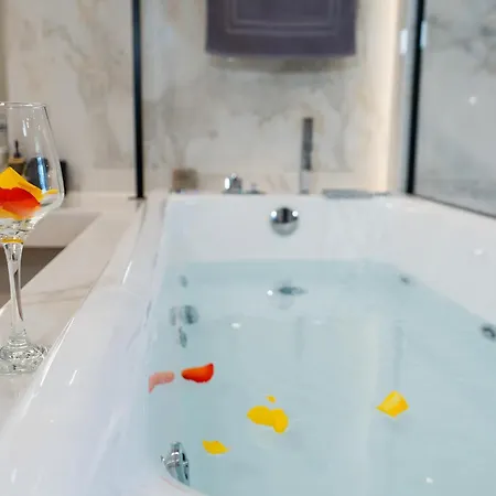 Luxury With Jacuzzi By Sea&thecity Tesalónica